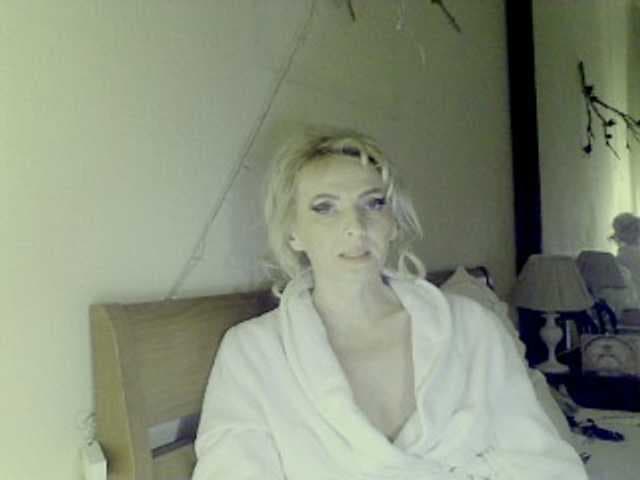 KatrinExcite live cam