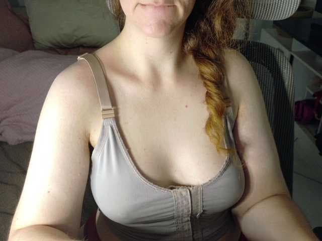 PassionateMommy live cam on BongaCams