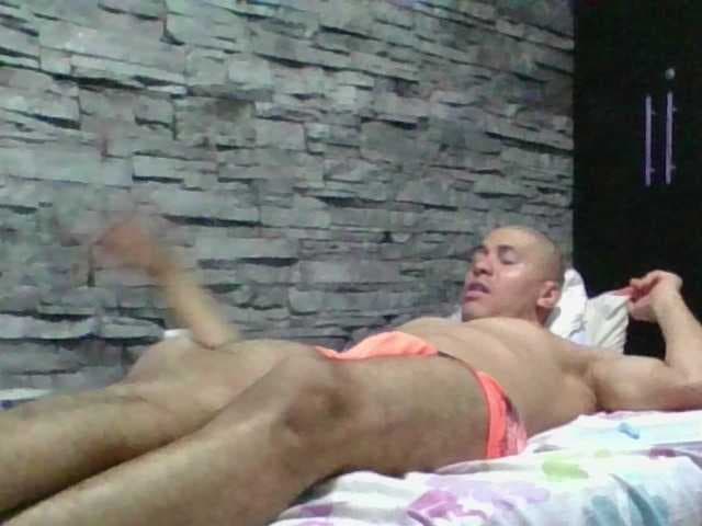 Sexylatin64 live cam