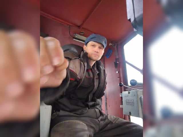 Maybus live cam on BongaCams