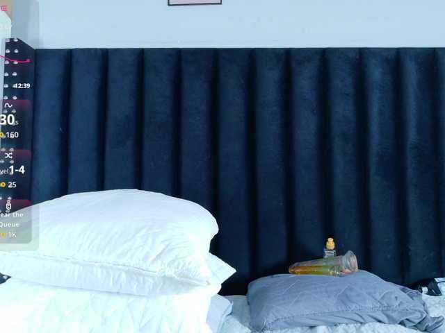 Hotlatinateacher live cam on BongaCams