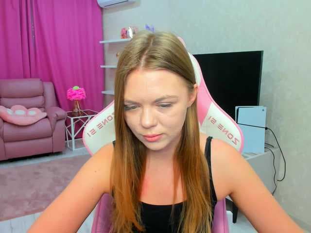 Strawberrye live cam