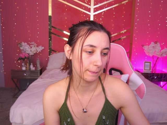 RoxyRayy live cam