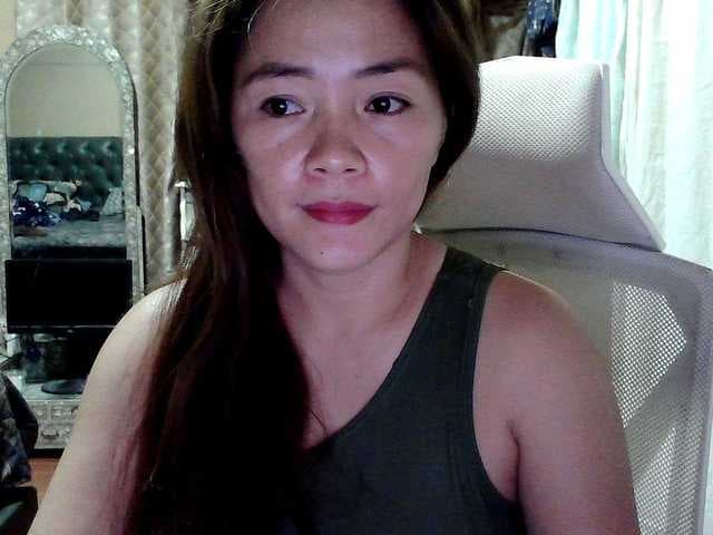 Wildhotsinglemom69 live cam