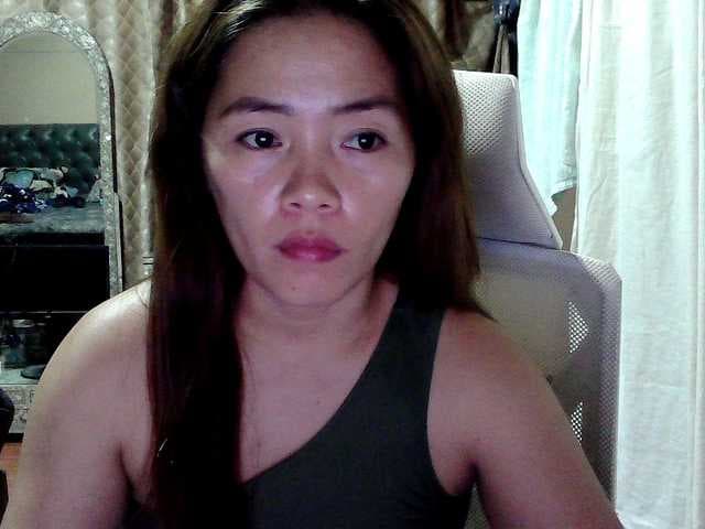 Wildhotsinglemom69 live cam on BongaCams