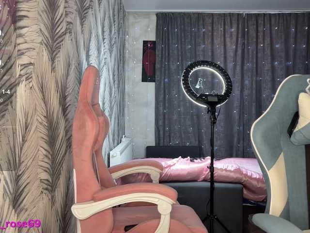 LallyRose live cam