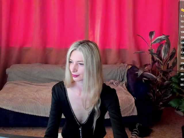 Skinnylady live cam