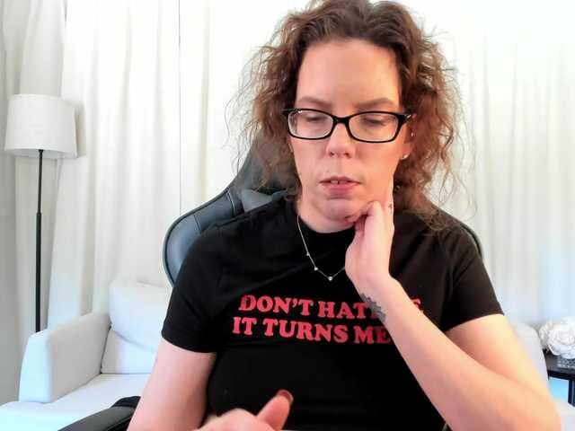 SaraDesireXO live cam on BongaCams