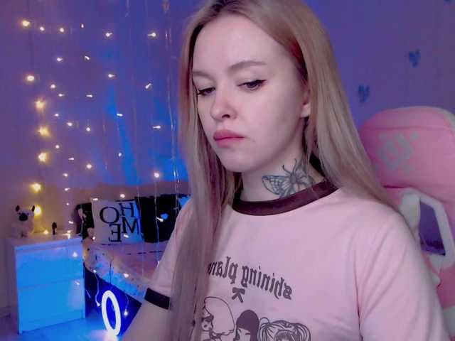 NaughtyMable live cam