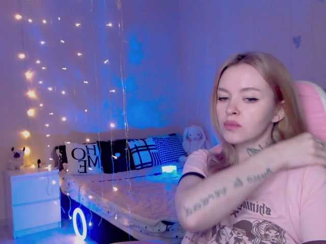 NaughtyMable live cam