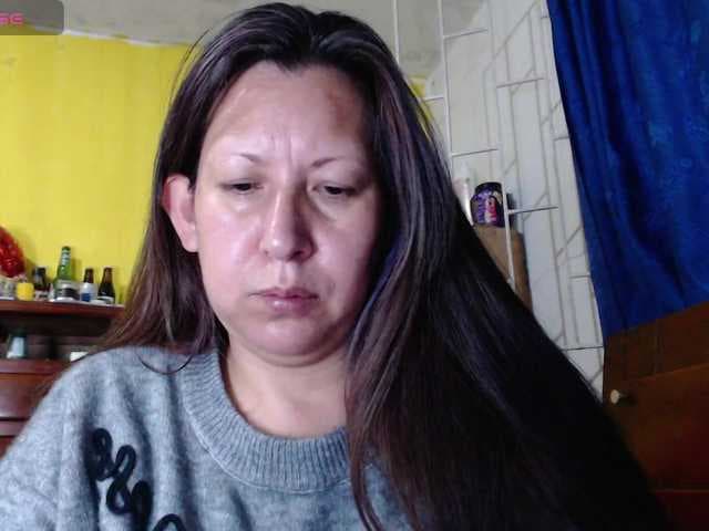 evatoms live cam on BongaCams