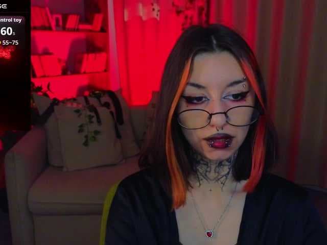 MistressMarcelline live cam