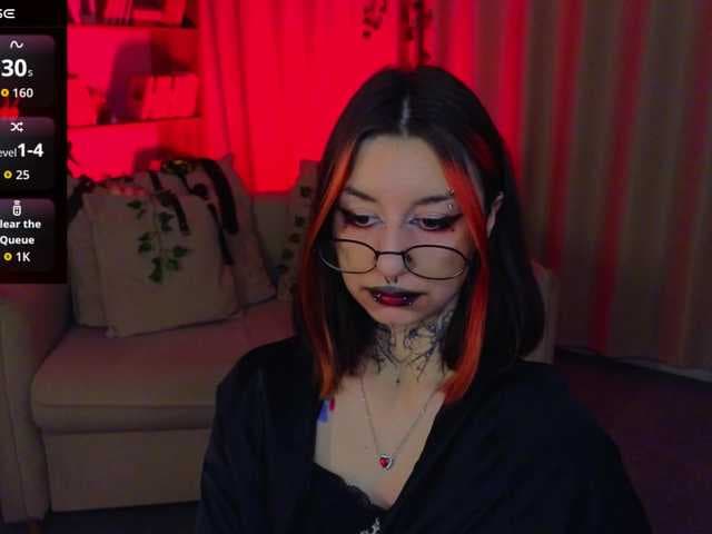 MistressMarcelline live cam