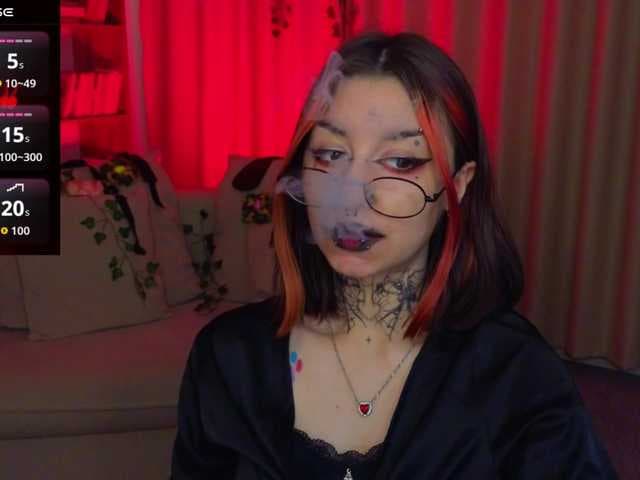 MistressMarcelline live cam