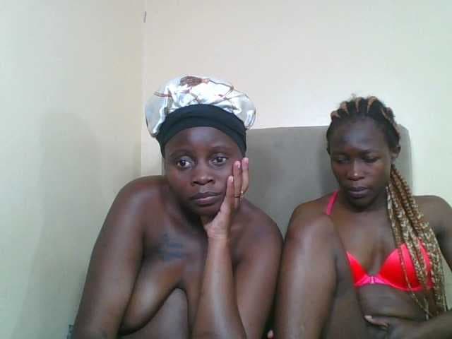 Petite-finness live cam on BongaCams