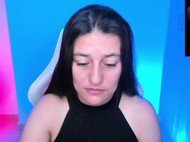 Saskyaajohnson live cam