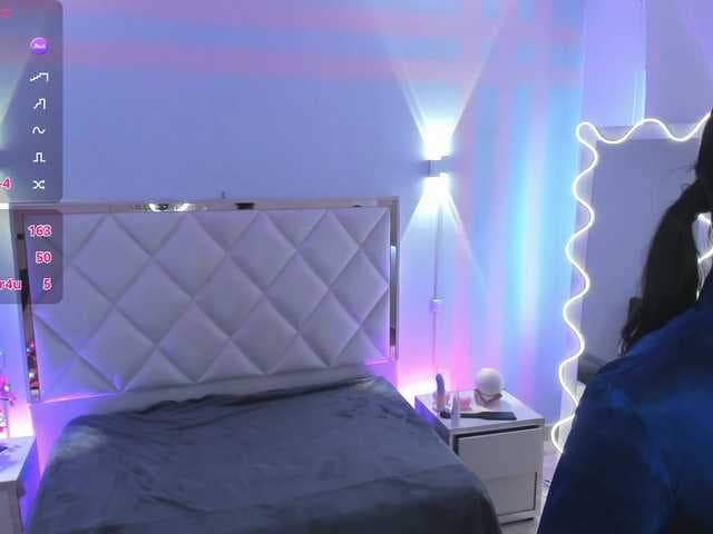 Rosalind-tay live cam on BongaCams