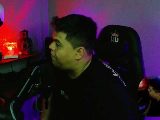 Perversus12 live cam