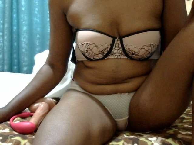 maya-pretty live cam