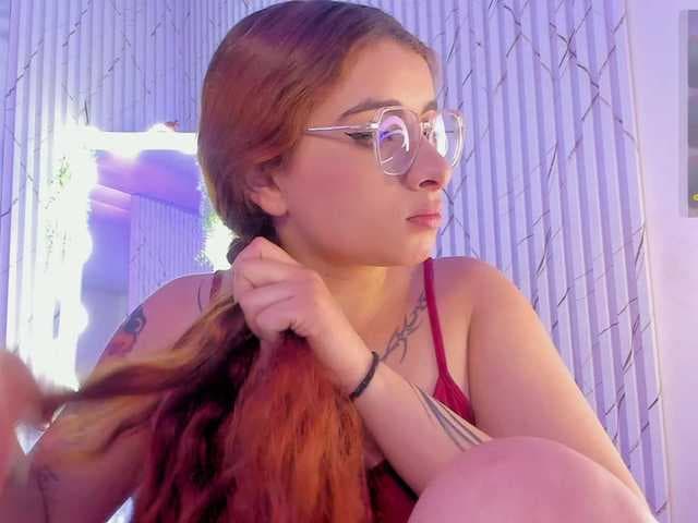 Naomy-tay1 live cam on BongaCams