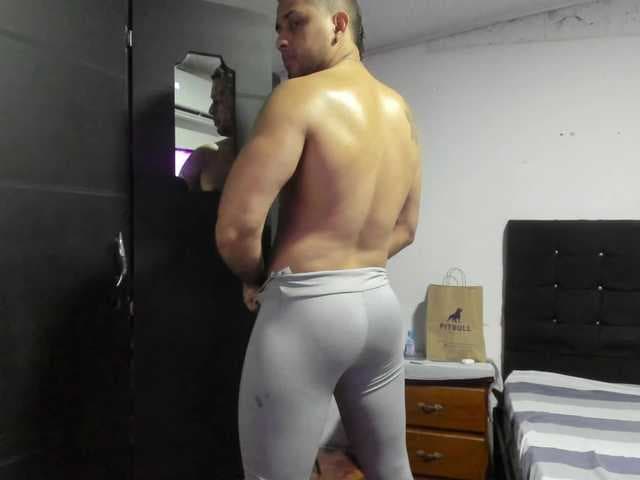 Ryan-xc live cam on BongaCams