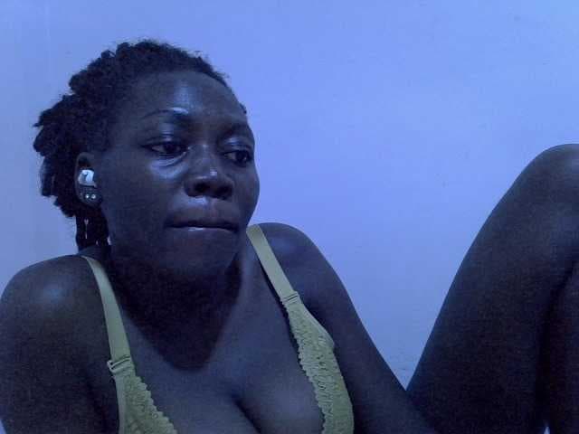 juicy-bella live cam