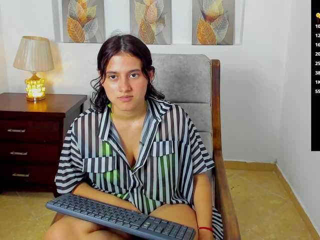 vikysexy28a live cam