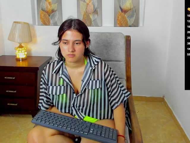 vikysexy28a live cam