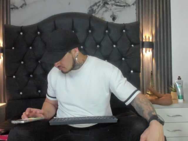 AndrewTd live cam on BongaCams