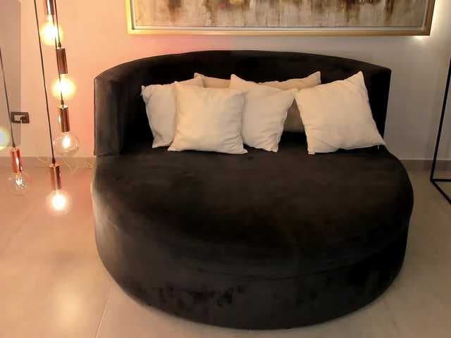 MilaColeman live cam