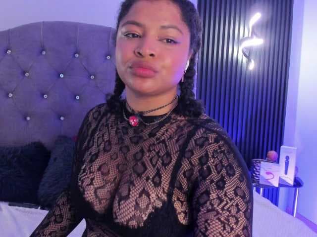 Dakota-Mars live cam