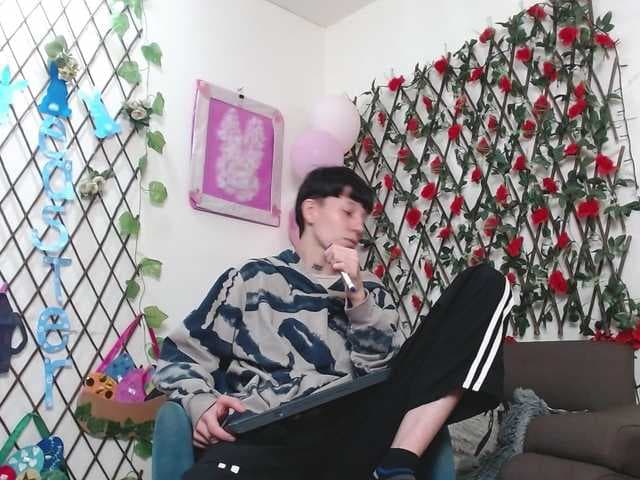 LiamBrown09 live cam