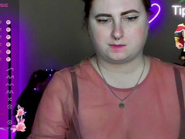 Aliciaredluv live cam