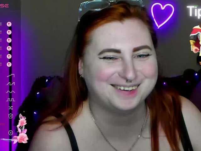 Aliciaredluv live cam