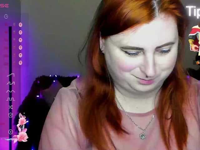 Aliciaredluv live cam