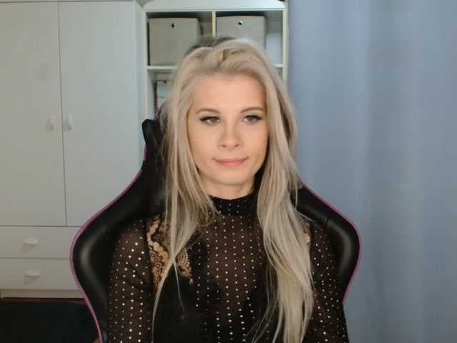 KristineNatural live cam on BongaCams