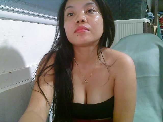 Courtney01 live cam on BongaCams