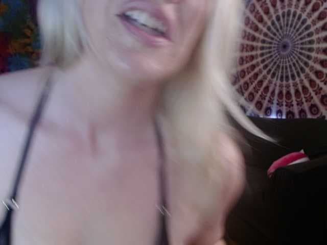 kellywildnnout live cam