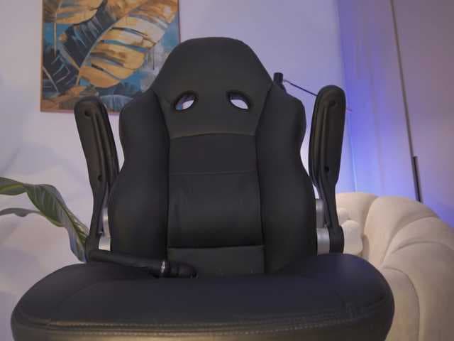 SaraWinstone1 live cam on BongaCams