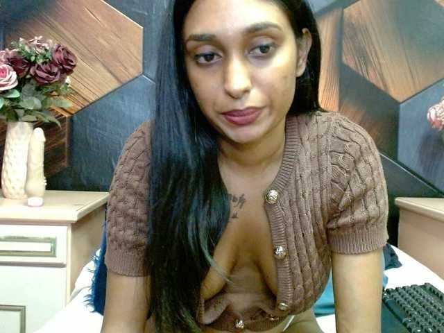LusciousIndian live cam on BongaCams