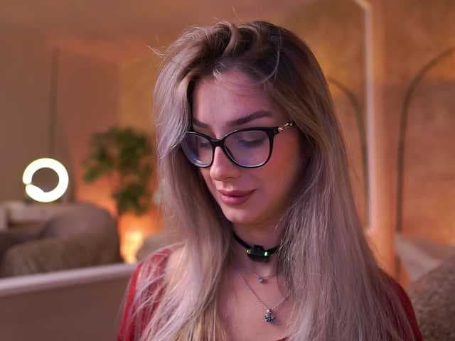 MaddieBryggs live cam