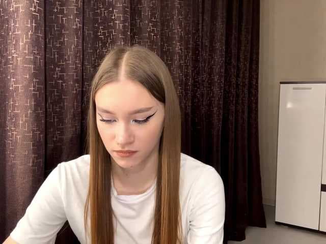 LovestTrisha live cam