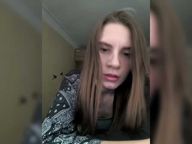 me-la-nia19 live cam on BongaCams