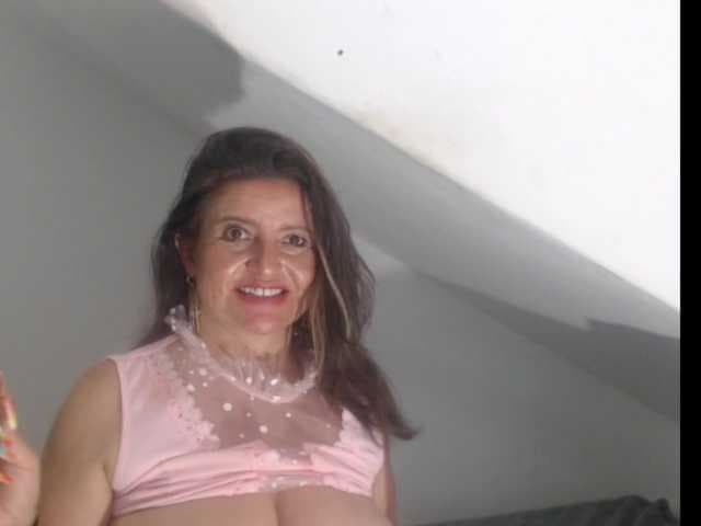 DeboraCienfuegos25 live cam