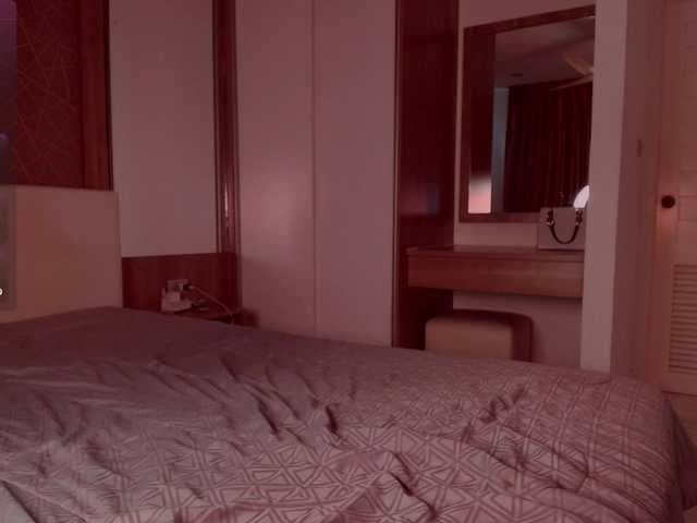 mooniejin live cam on BongaCams