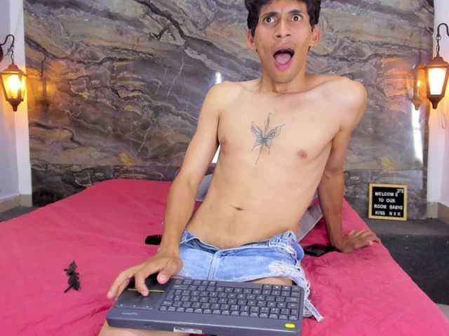 Emer-santos live cam on BongaCams