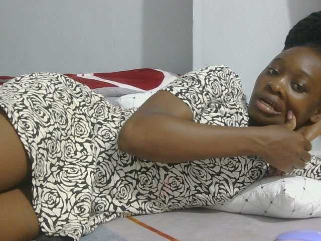 Melaninqueen19 live cam