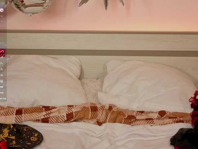 WICKEDEMBER live cam