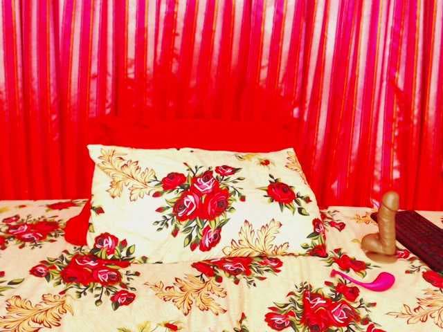 DivineBootyxxx live cam