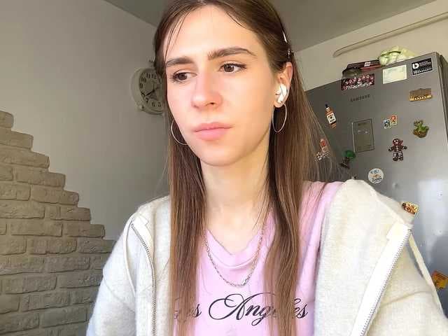 AshantiBadolato live cam